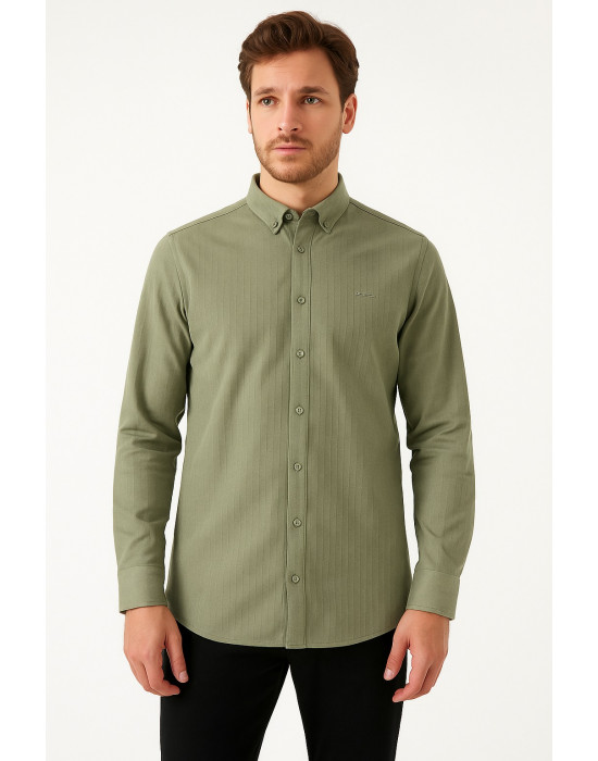 YEŞİL KENDİNDEN ÇİZGİLİ GÖMLEK 